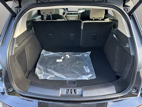 New 2026 Lincoln Corsair Premiere image 8