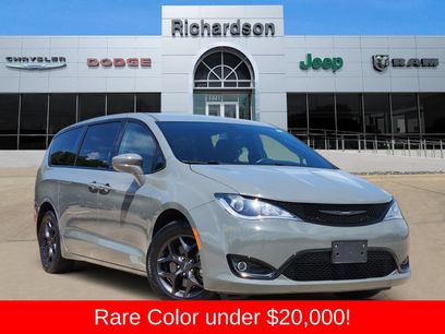 Used 2020 Chrysler Pacifica Touring w/ S Appearance Package