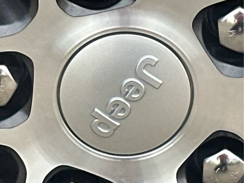 New 2025 Jeep Grand Cherokee Limited w/ Luxury Tech Group II image 15