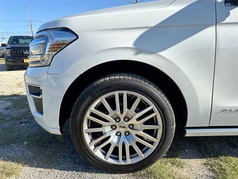 Used 2022 Ford Expedition Platinum image 23