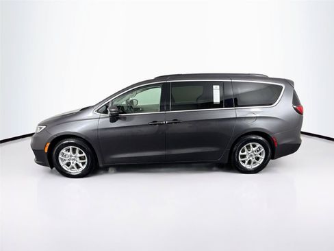 Used 2022 Chrysler Pacifica Touring-L FWD image 12