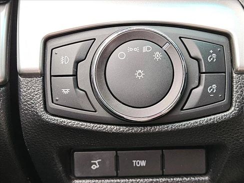 Used 2017 Ford Explorer XLT w/ Equipment Group 202A FWD image 14