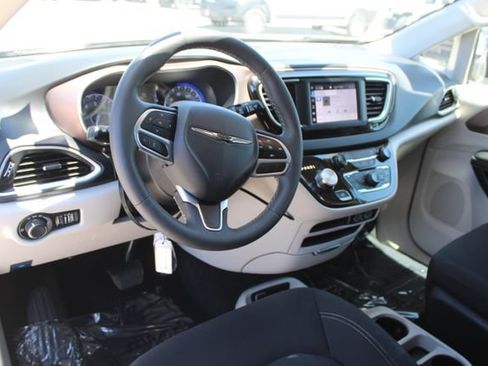 Used 2024 Chrysler Voyager LX FWD image 14