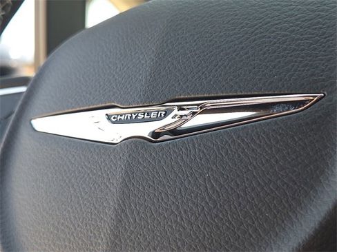 New 2026 Chrysler Pacifica Select image 22