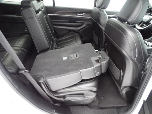 Used 2023 Jeep Grand Cherokee L Limited w/ Luxury Tech Group II image 44