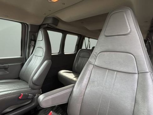 Used 2022 Chevrolet Express 3500 LS image 18