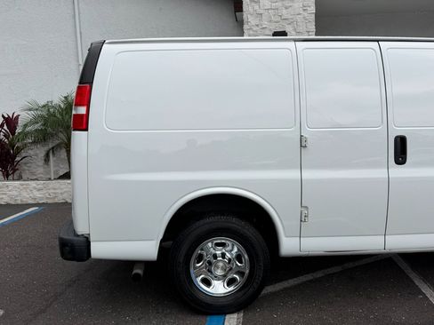 Used 2020 Chevrolet Express 2500 w/ Enhanced Convenience Package image 17