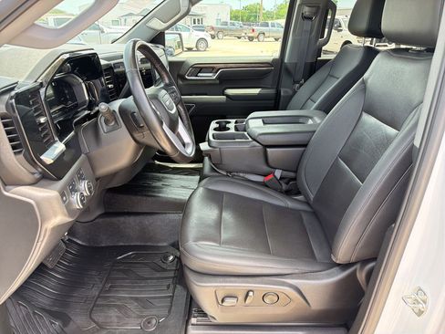 Used 2022 GMC Sierra 1500 SLT w/ X31 Off-Road Package AWD/4WD image 5