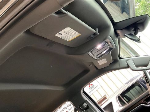Used 2025 Chevrolet Silverado 1500 LT RWD image 13