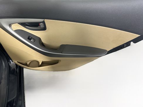 Used 2013 Hyundai Elantra GLS w/ Preferred Pkg image 26