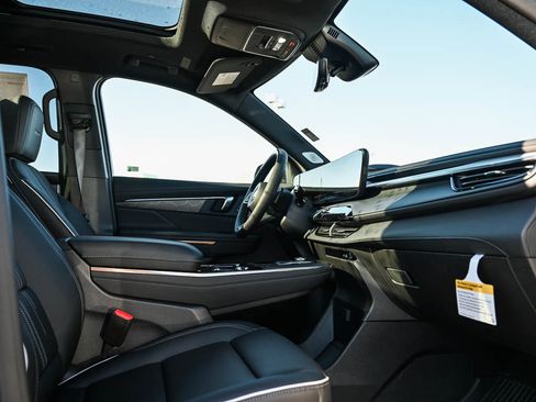 New 2026 Buick Enclave Avenir w/ Super Cruise Package image 12