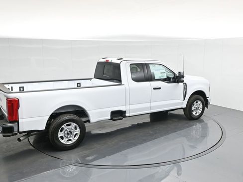New 2026 Ford F250 XLT w/ F-250 >10K GVWR Package RWD image 32