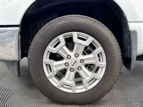 Used 2019 Nissan Titan SV w/ SV Convenience Package AWD/4WD image 32