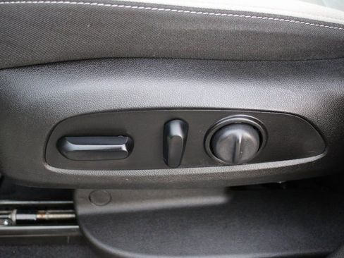 Used 2021 Chevrolet Equinox LT image 7