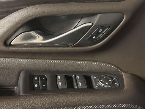 Used 2023 GMC Yukon XL Denali image 14