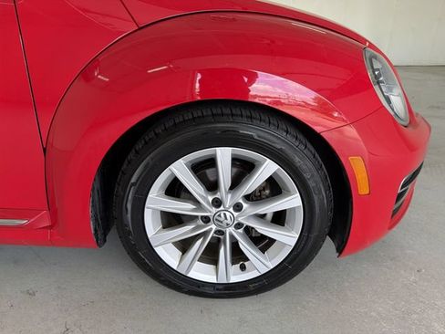 Used 2018 Volkswagen Beetle 2.0T S FWD image 14