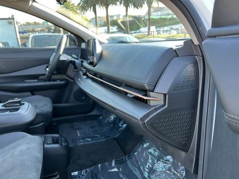 Used 2023 Nissan Ariya FWD image 43