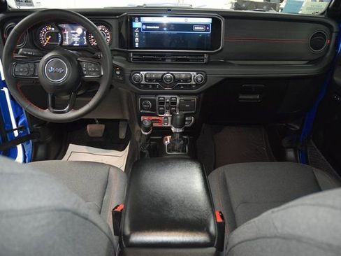 Used 2024 Jeep Gladiator Rubicon w/ Convenience Group image 23