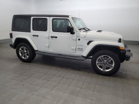 Used 2018 Jeep Wrangler Unlimited Sahara w/ Cold Weather Group image 11