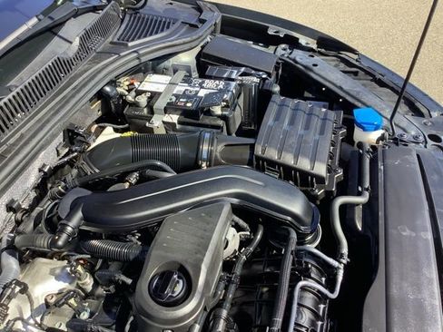 Used 2024 Volkswagen Jetta Sport image 16