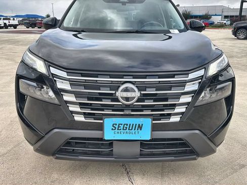 Used 2025 Nissan Rogue SV FWD image 30