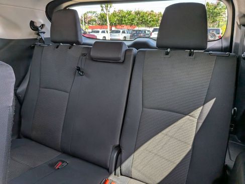 Used 2024 Toyota Highlander LE FWD image 30