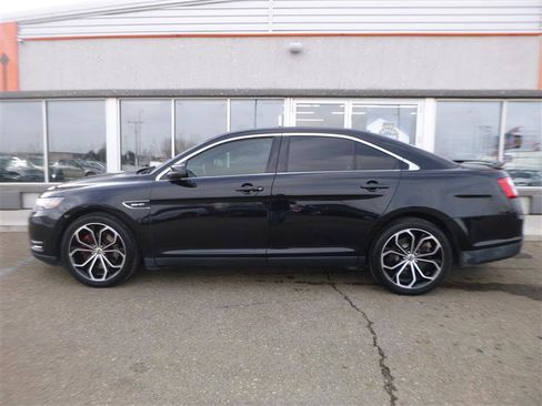 Used 2018 Ford Taurus SHO w/ Sho Performance Package image 2