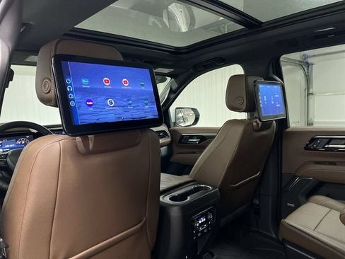Certified 2025 Chevrolet Tahoe High Country AWD/4WD image 36