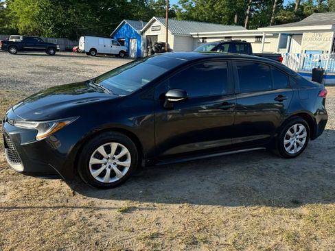 Used 2021 Toyota Corolla LE image 5