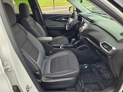 Used 2023 Chevrolet TrailBlazer LT FWD image 5