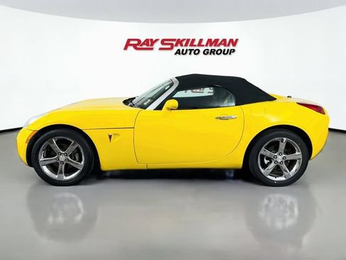 Used 2007 Pontiac Solstice Convertible w/ Premium Package RWD image 4