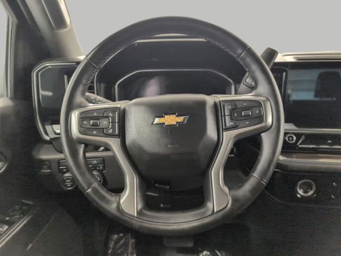 Used 2024 Chevrolet Silverado 1500 LT AWD/4WD image 5