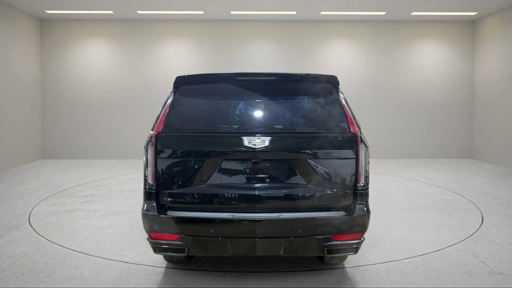 Used 2024 Cadillac Escalade Sport w/ LPO, ONYX Package AWD/4WD image 4