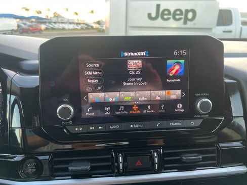 Used 2025 Nissan Pathfinder SV AWD/4WD image 50