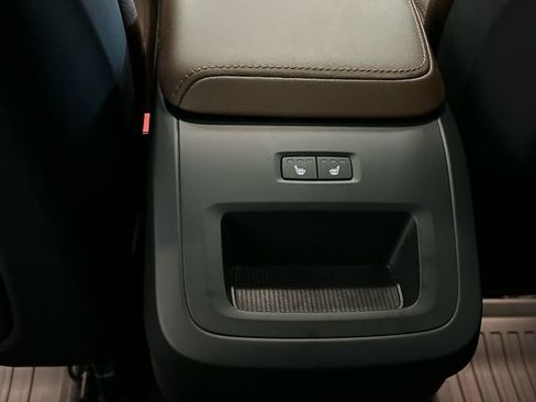 Certified 2023 Volvo XC60 B5 Plus w/ Climate Package image 25