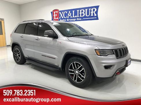 Used 2017 Jeep Grand Cherokee Trailhawk w/ Trailhawk Luxury Group AWD/4WD image 1