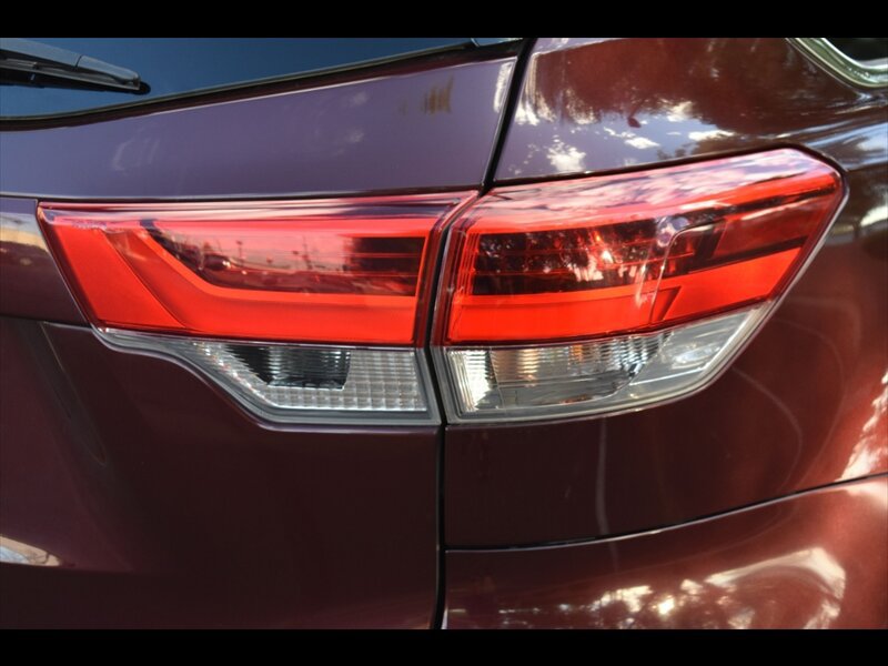 Used 2019 Toyota Highlander XLE FWD image 56