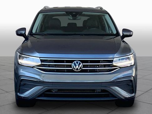 Used 2024 Volkswagen Tiguan SE AWD/4WD image 4