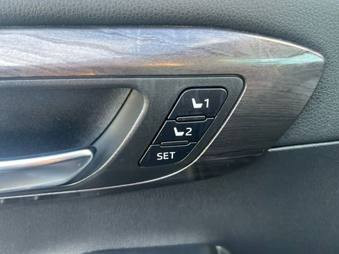 Used 2022 Toyota Highlander Limited image 17