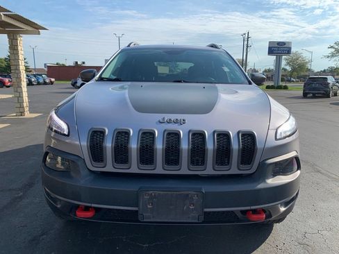 Used 2018 Jeep Cherokee Trailhawk AWD/4WD image 8