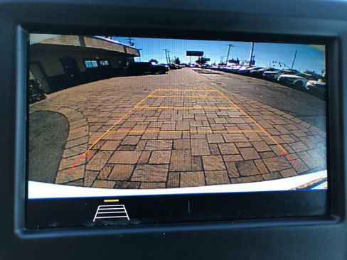 Used 2020 Chevrolet Equinox LT image 17