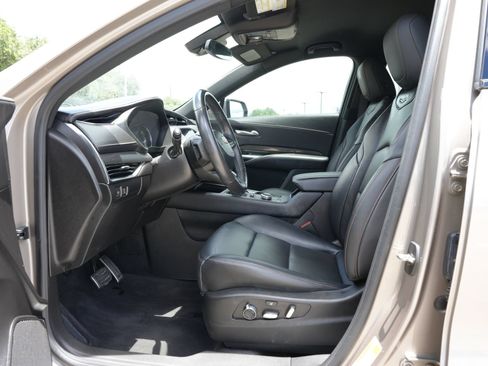 Certified 2023 Cadillac XT4 Sport FWD image 17