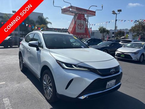 Used 2024 Toyota Venza XLE AWD/4WD image 2