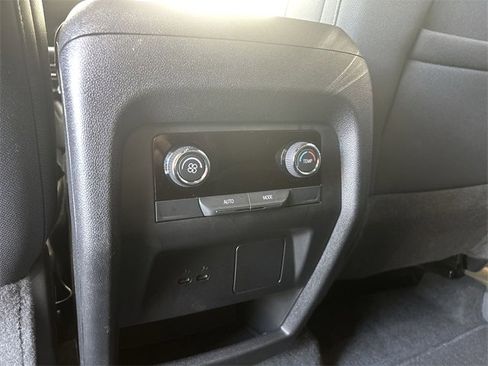 Certified 2025 Chevrolet Traverse LT image 19