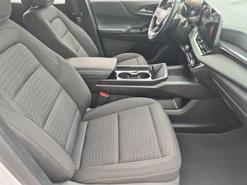 Used 2025 Chevrolet Equinox LT FWD image 31