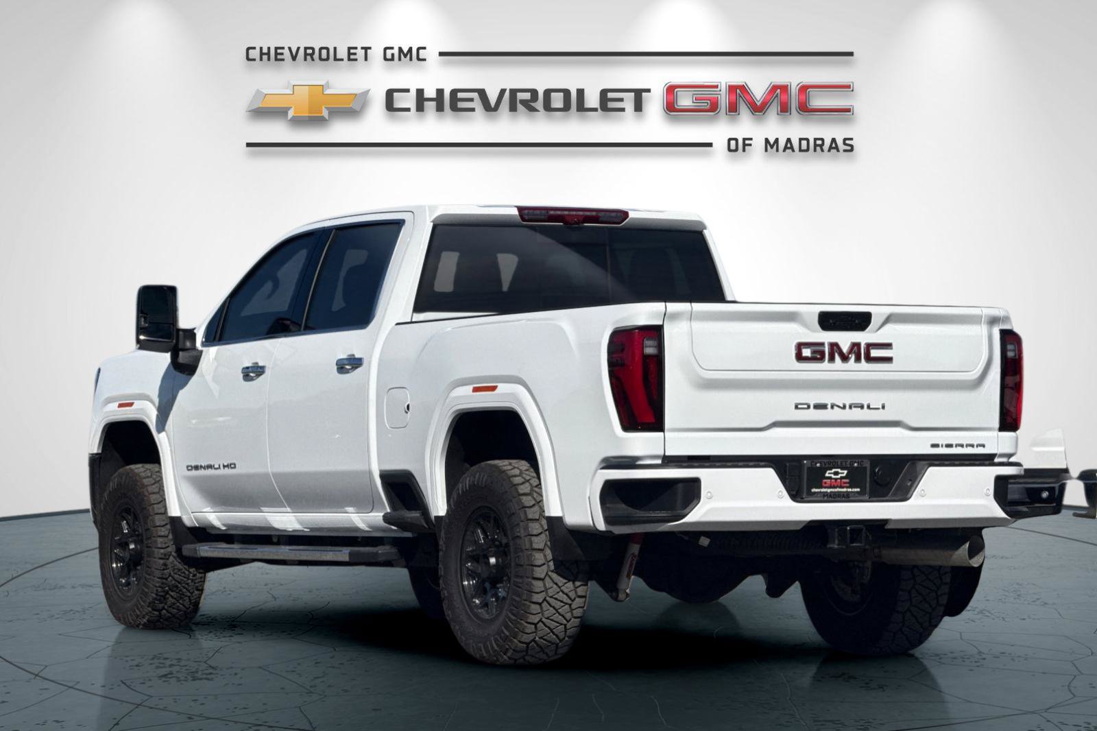 Used 2026 GMC Sierra 2500 Denali w/ Denali Reserve Package AWD/4WD image 5