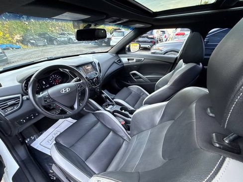 Used 2016 Hyundai Veloster Turbo w/ Option Group 04 FWD image 35