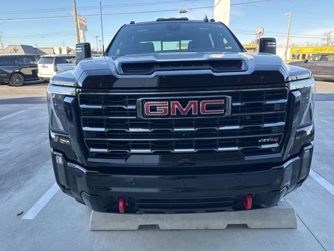 Used 2024 GMC Sierra 2500 AT4 w/ Technology Package image 3