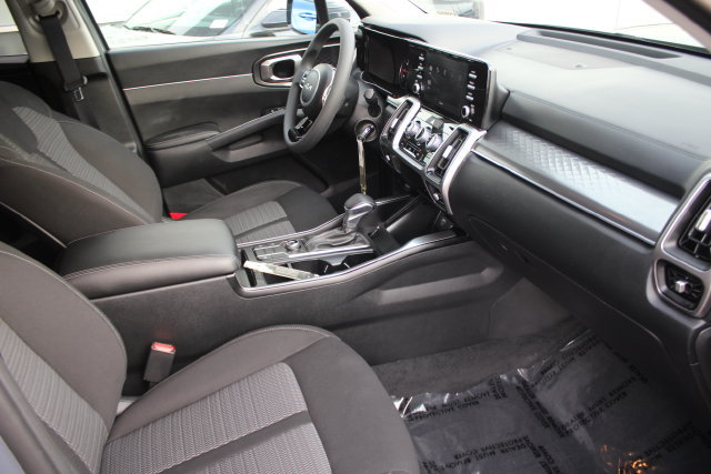 Used 2023 Kia Sorento LX AWD/4WD image 35