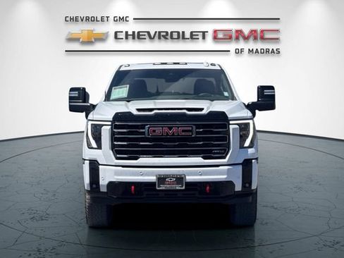 Used 2025 GMC Sierra 2500 AT4 w/ AT4 Premium Plus Package AWD/4WD image 8